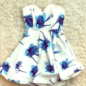 Miss Holly floral mini dress